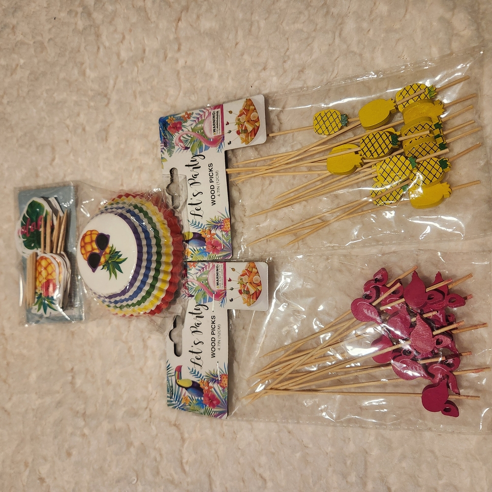 Tropical Party Cupcake Set with Picks